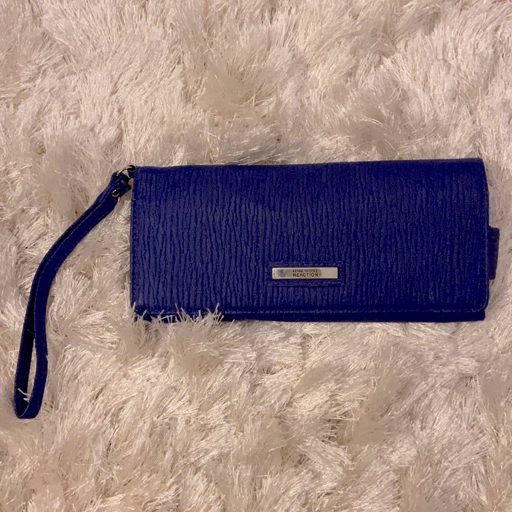 Kenneth Cole reaction wristlet wallet